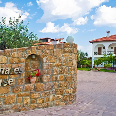 Kamares House & Studios *