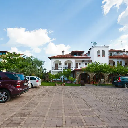 Kamares House & Studios *