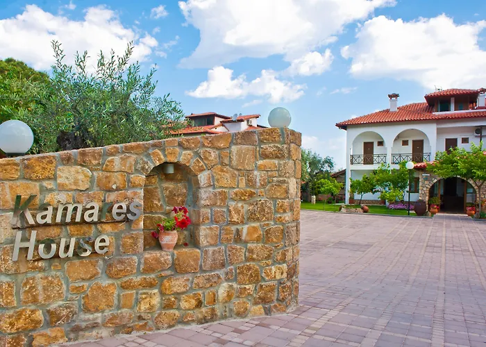 Kamares House & *