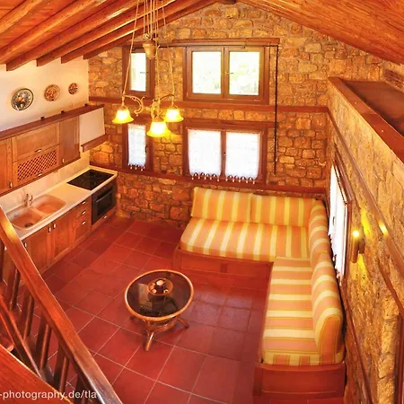 Kamares House & Studios