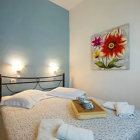 Kamares House &