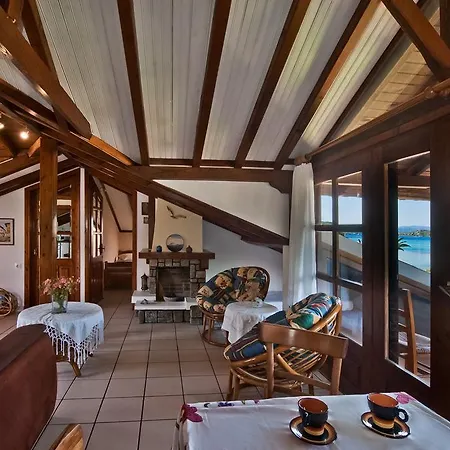 Kamares House & Studios *