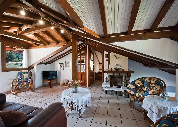 Kamares House & 公寓