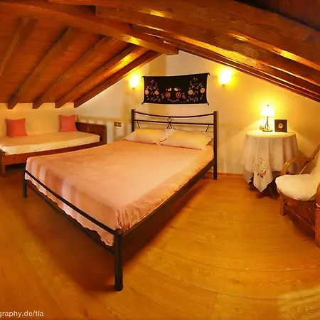 Kamares House & Vourvourou