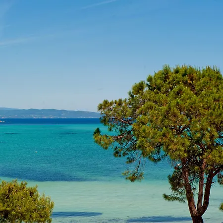 Kamares House & Apartmán *