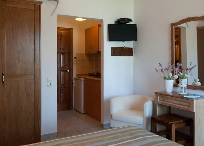 Kamares House & Apartman *