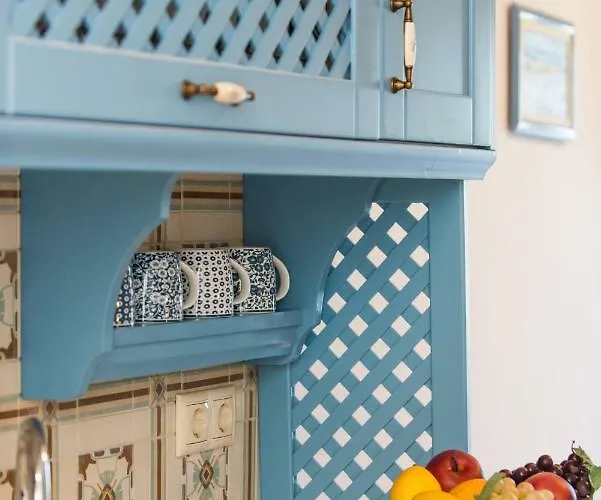 Kamares House &
